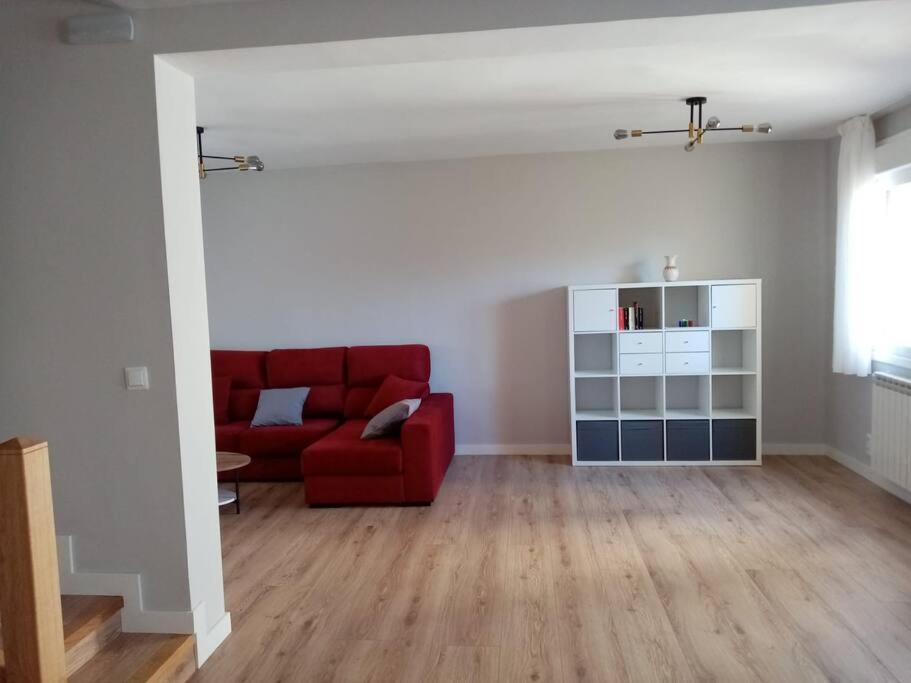 Casa Julio, Bonita Casa Comoda Y Espaciosa, Totalmente Reformada Con Terraza Y Jardin Privado Riezu 외부 사진