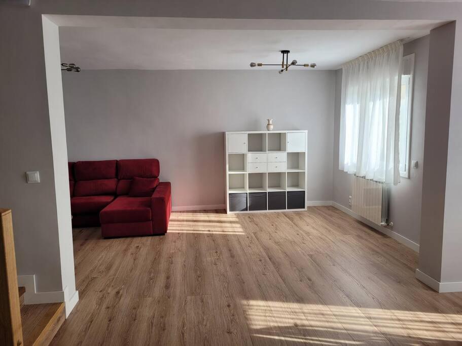 Casa Julio, Bonita Casa Comoda Y Espaciosa, Totalmente Reformada Con Terraza Y Jardin Privado Riezu 외부 사진