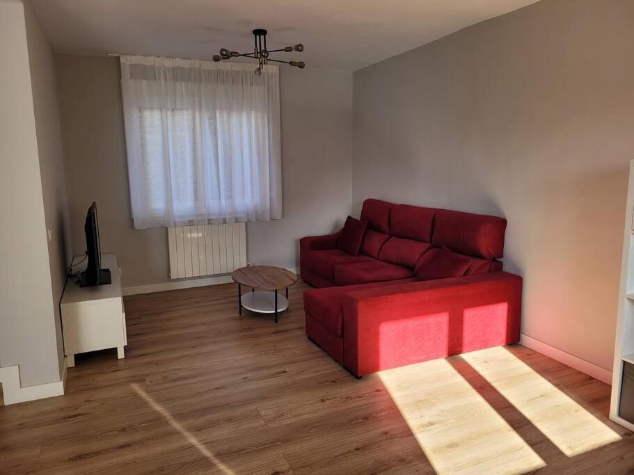 Casa Julio, Bonita Casa Comoda Y Espaciosa, Totalmente Reformada Con Terraza Y Jardin Privado Riezu 외부 사진