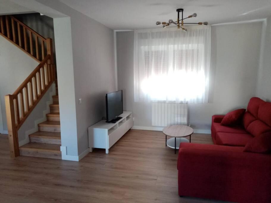Casa Julio, Bonita Casa Comoda Y Espaciosa, Totalmente Reformada Con Terraza Y Jardin Privado Riezu 외부 사진